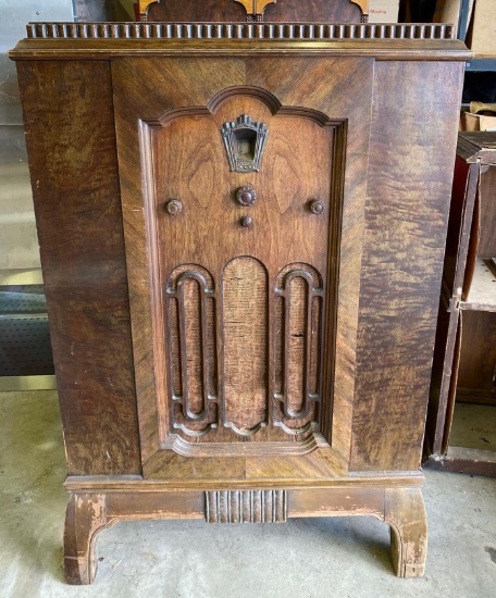 Antique 1931 Philco Model 112 11 tube lowboy radio