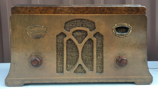 Antique 1933 Zenith 705 6 tube Mantle radio