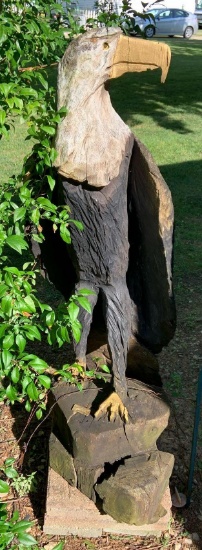 Carved Bald Eagle Wood Lawn Statue