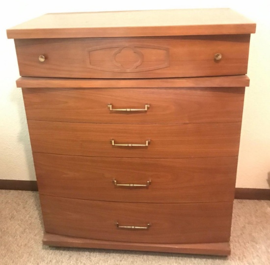 Bassett 5 drawer wooden dresser