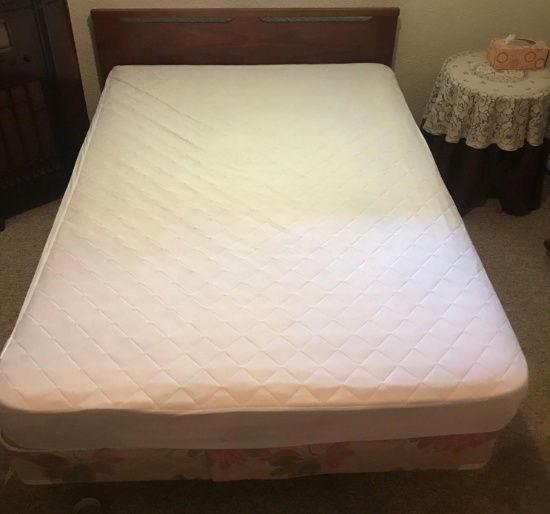 Full size bed set