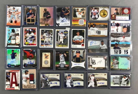 Group of 30 baseball trading cards