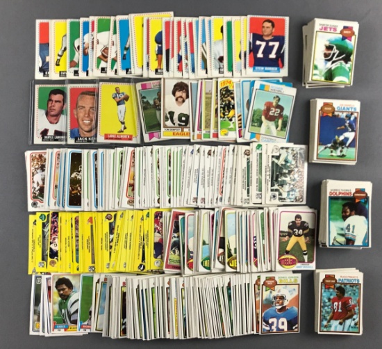 Group of vintage football cards