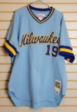 Milwaukee Brewers #19 jersey