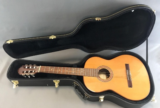 Manuel Rodriguez e Hijos Classical Acoustic Guitar w/ Case