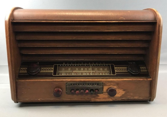 Vintage Westinghouse Model H-104 Radio