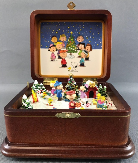 Peanuts Christmas Music Box by Danbury Mint