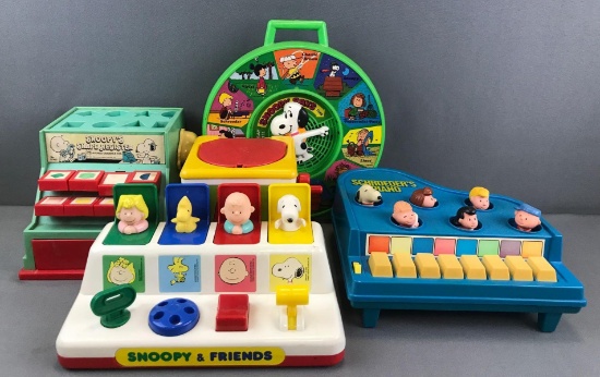 Group of 5 vintage Peanuts Toddler Toys
