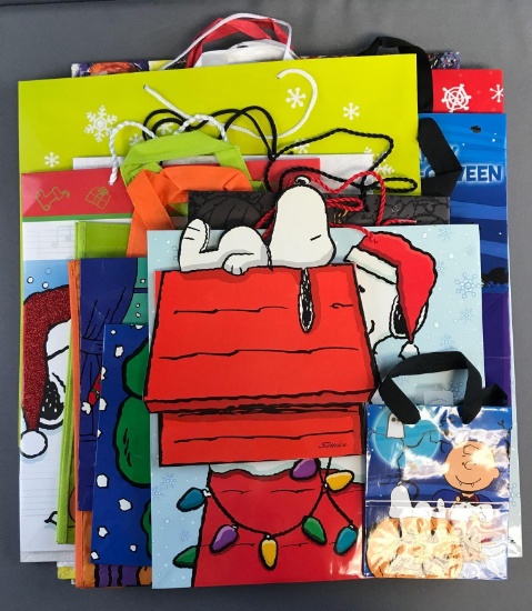 Group of 20+ assorted Peanuts gift bags