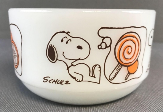 Vintage Anchor Hocking Fire King Peanuts Snoopy Sweet Dreams milk glass bowl