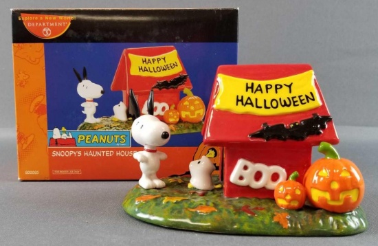 Peanuts Department 56 Snoopys Haunted House