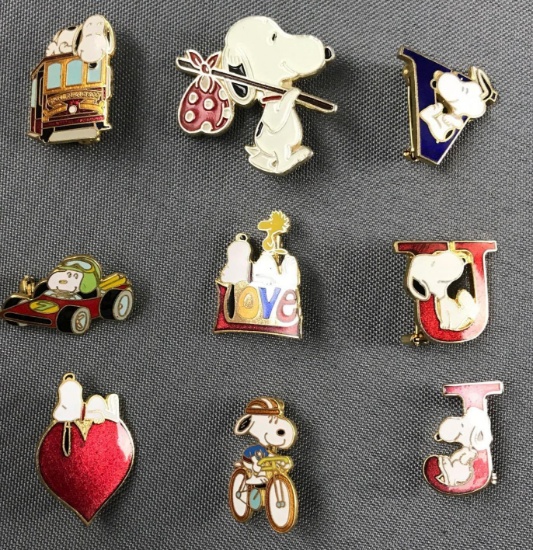 Peanuts group of 9 Aviva Pins