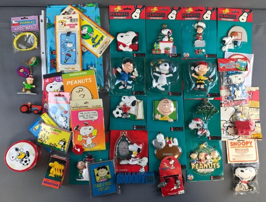 Peanuts Group of 20 Plus Miscellaneous Items