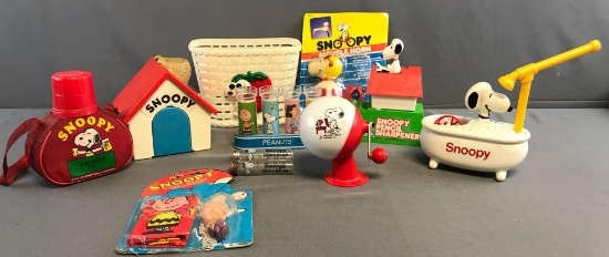 Peanuts Group of 10 Miscellaneous Items