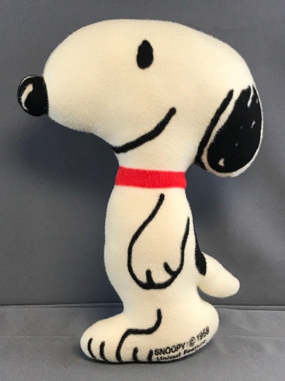 Peanuts Stuffed Snoopy