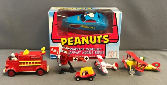 Peanuts Group of 5 Figures