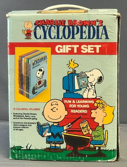 Peanuts Group of 15 Cyclopedia Box Gift Set
