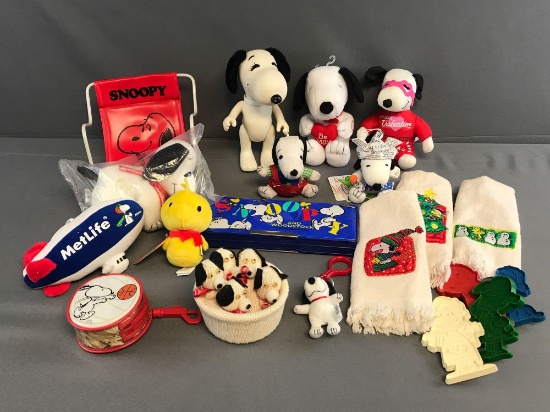 Group of 10 Plus Miscellaneous Peanuts Items