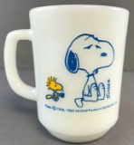 Vintage Anchor Hocking Fire King Peanuts Snoopy milk glass mug