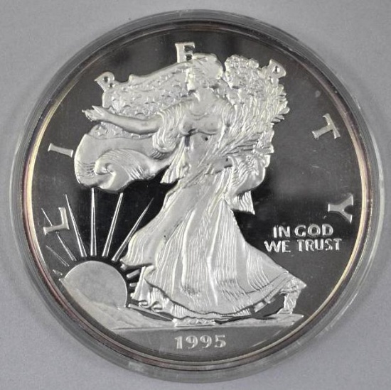 1995 Washington Mint Silver Eagle Design 8oz. .999 Fine Silver Round.