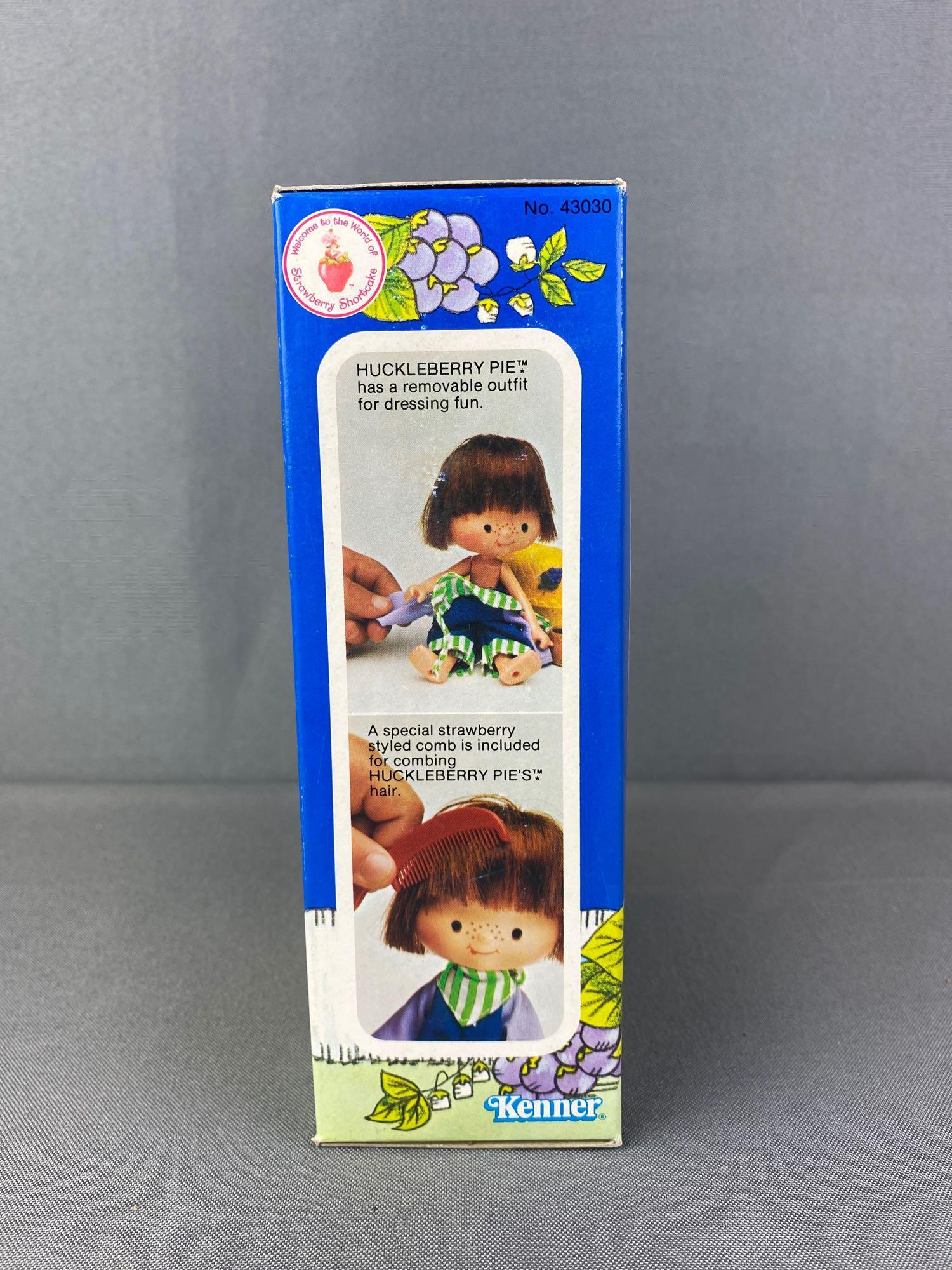 Poupée Vintage Kenner Charlotte Aux Fraises – Huckleberry Pie Avec Accessoires
