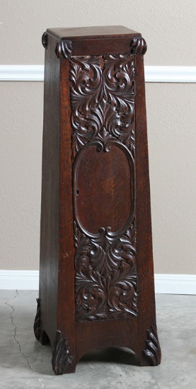 Very scarce, antique quarter sawn oak Pedestal Bar, original finish, circa 1900-1910, with carved fo