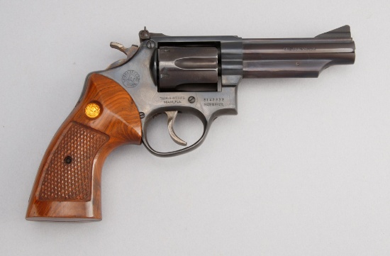 Taurus, Double Action Revolver, .357 MAG caliber, SN 5142832, blue finish, 4" barrel, original walnu