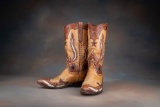 Handsome pair of vintage hand made Ammons Boots, El Paso, Texas with sharp wing tip designed toe, in