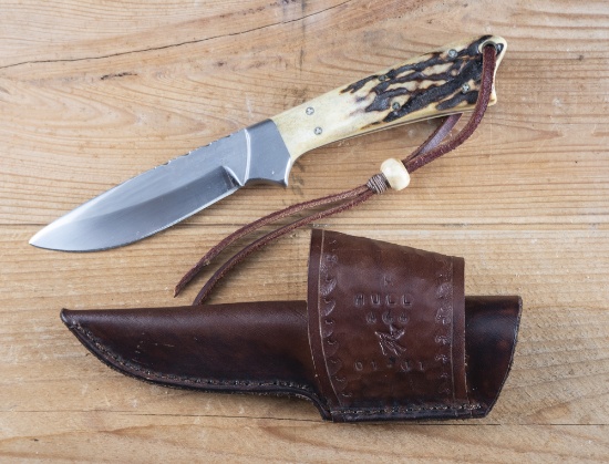 "Harvey Hull" marked Side Knife in like new condition, with 4" blade, 8 1/2" overall length with uni