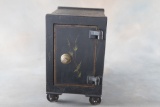 Small antique iron Safe, circa 1910, measures 16 1/2