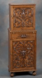 Beautiful, antique quarter sawn oak, highly carved Bar, circa 1900-1910, beautiful floral carved doo