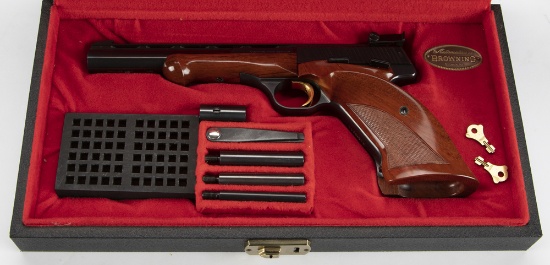 Like new Cased Belgium Browning, .22 caliber Automatic Target Pistol, SN 116593T8, fine blue finish,