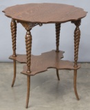 Outstanding oak Lamp Table, circa1900-1910, in excellent finish and condition, 28