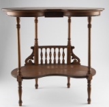 Unique antique oak Parlor / Lamp Table, circa 1900-1910, measures 32