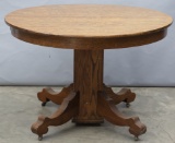 Antique round oak Dining Table, circa 1900-1910, 45
