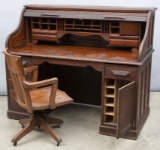Antique oak S-Roll, Roll Top Desk, circa 1900-1910, with double pedestals.  Desk has 60