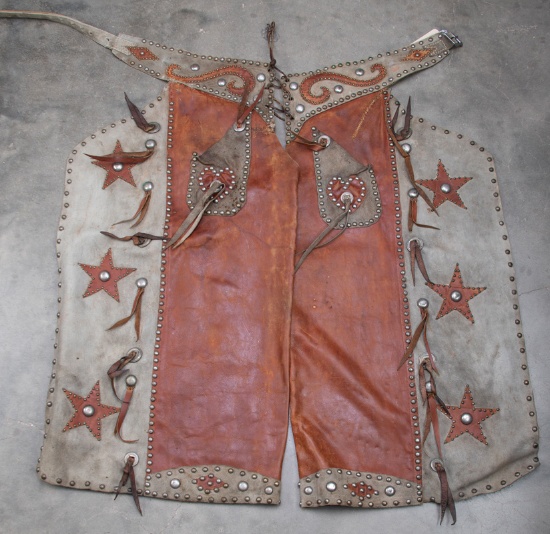 Fancy pair of two tone, spotted bat wing Chaps, has outside pockets with he