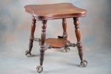 Outstanding antique quarter sawn oak Lamp Table, circa 1910, with large Tiffany type glass ball and