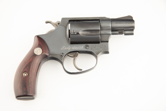Smith & Wesson, Model 36-2, DA Revolver, .38 SPL caliber, SN BDW9613, blue finish, 2" barrel with "L
