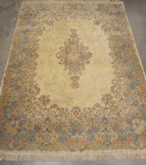Fine vintage silk Rug, possibly Persian, measures 9' W x 12' 10" L. Condition is very good, shows no