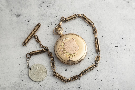 Antique gold filled man's Hunting Case Pocket Watch by Elgin National Watch Co., lever set and in ru