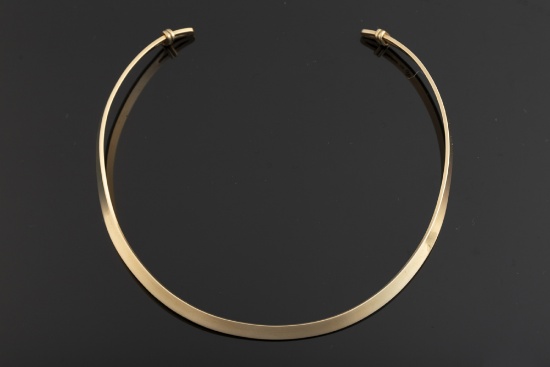 14kt two tone solid/open collar necklace. Showing Replacement Value $4,280.00. The Late Joe & Billie