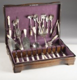 Group of 30 pieces of mismatched 
