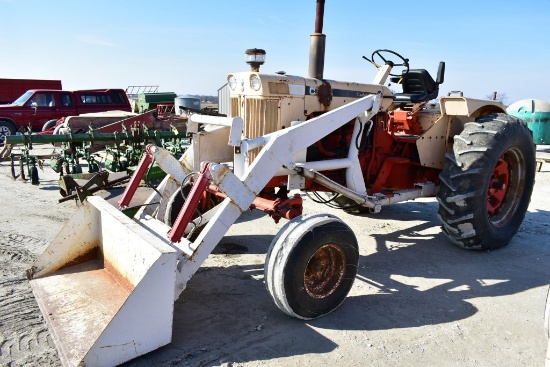 Case 930 Tractor w/ Loader - Comfort King