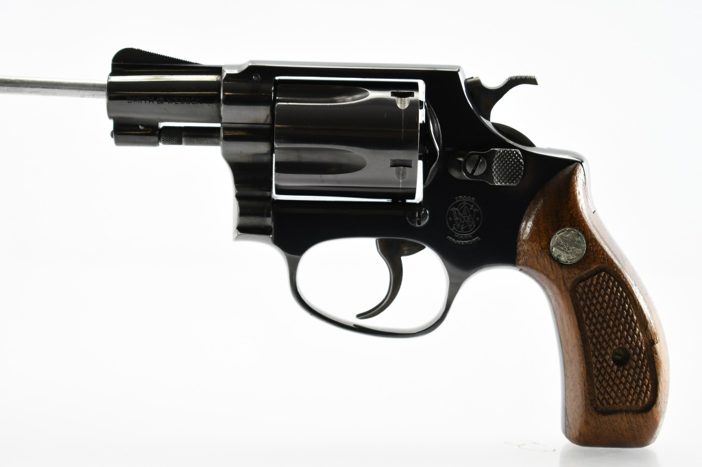 1968 Smith & Wesson, Model 36 Chief's Special, 38 | Proxibid