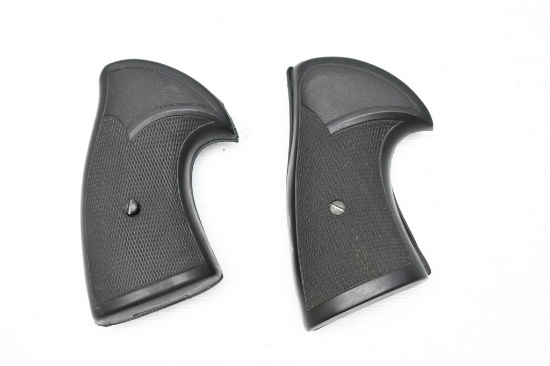 (2) Pachmayr Black Checkered Rubber "Presentation" Grips" - Colt & S&W