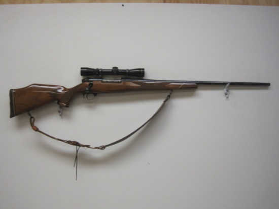 Weatherby mod. Mark V 240 Magnum cal bolt action rifle w/Leupold 2x7 Vari-x