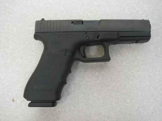 Glock mod.22 40 cal semi auto pistol w/2 extra mags, extra grips & cleaning