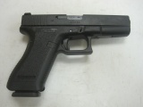 Glock mod.17 Austria 9x19 semi auto pistol 2 mags cleaning rod, like new se