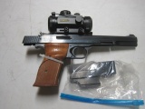 S&W mod. 41 22 LR cal semi auto pistol with extra mag, Simmons red dot sigh